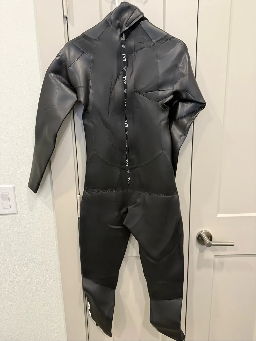 TYR Black Women's Hurricane Full Wetsuit size Large